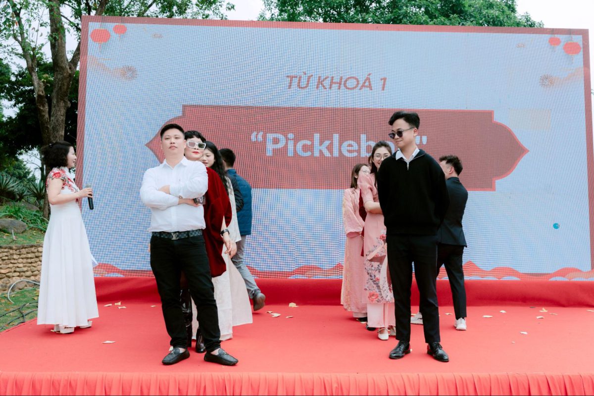 Đội hình dàn hàng chơi minigame